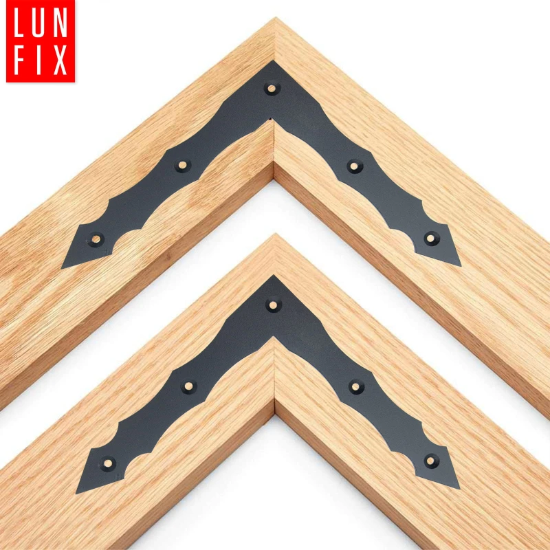 Narożnik ozdobny okienny 150x150x25x2,5mm 1szt.