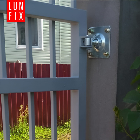 Zawias regulowany do bramy furtki M20 z płytą 100x100x4,0 mm