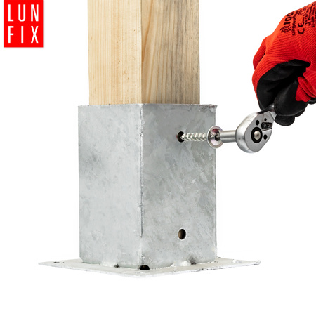 Zestaw podstawa słupa przykręcana 7x7 z wkrętami