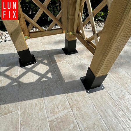 Podstawa słupa przykręcana "stopa" 100x100 mm ozdobna czarna