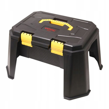 Zestaw narzędzi taboret łopata klucze skrzynka z narzędziami